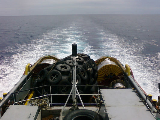 Quality 50kpa Submarine Sling Type Fender Yokohama Pneumatic Rubber Fender For Ship Berthing factory