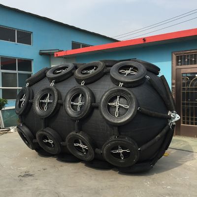 Quality Rubber Mat With Rope Net Pneumatic Boat Fender Pneumatic Rubber Fenders factory