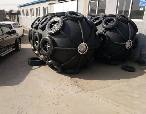 Quality Rubber Mat With Rope Net Pneumatic Boat Fender Pneumatic Rubber Fenders factory