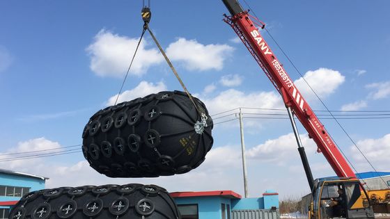 Quality Yokohama Pneumatic Ribbed Fender marine Equipment Yokohama Pneumatic Rubber Fender factory