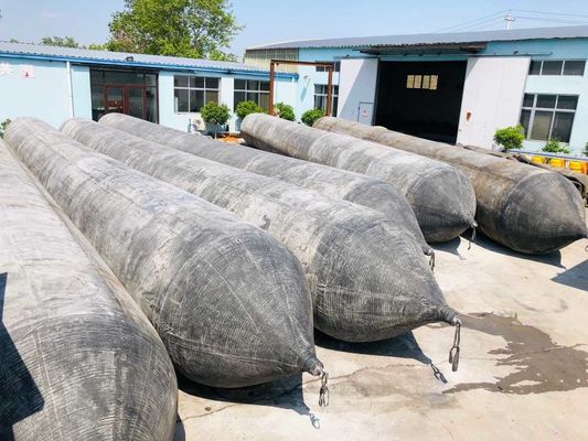Quality ISO14409 Standard Marine Rubber Airbag Black Or Customized Marine Rubber Airbag Designed for Safe and Handling of Marine Vessels factory