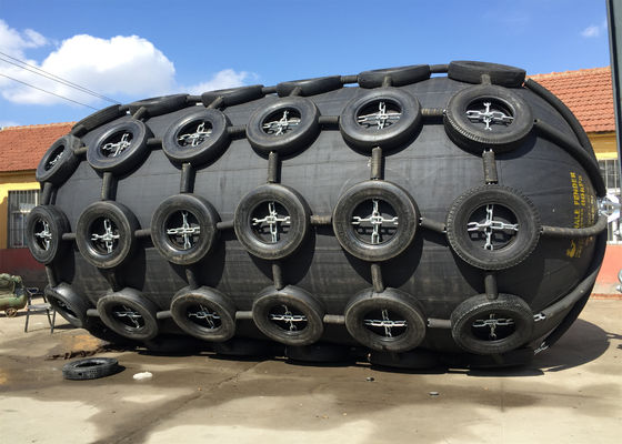 Quality Marine Fender Inflatable Floating Yokohama Pneumatic Rubber Fender With Chain Net factory