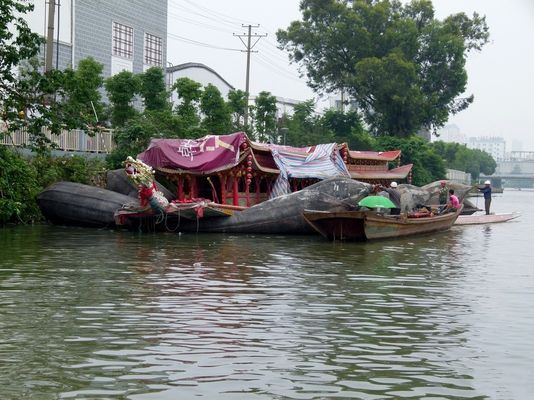 Quality Marine Inflatable Boat Hydro Pneumatic Fender Rubber Floating Boat Fender factory