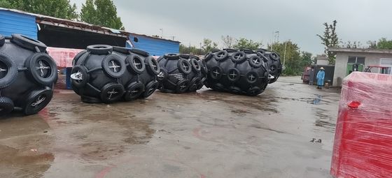 Quality Yokohama Type Pneumatic Rubber Fender Boat Marine Rubber Fender factory