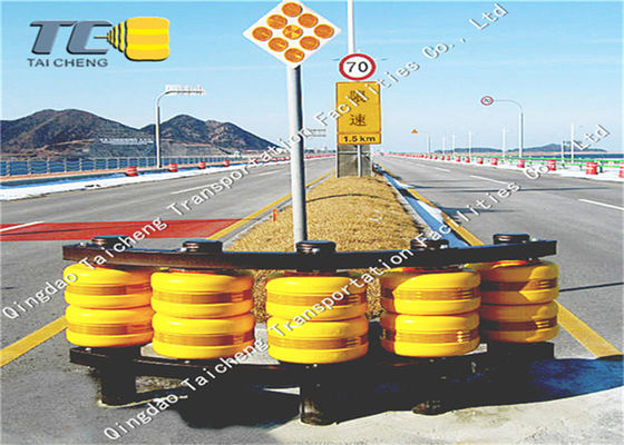 Quality Shock Resistance Roller Barrel Barriers For Highway Tunnel Corner factory