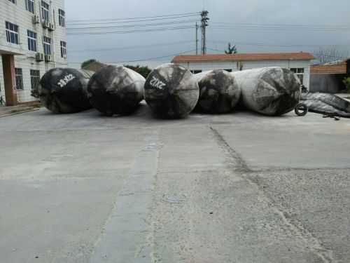 Quality D1.5*L12 Vessel Marine Rubber Airbags For Heavy Lifting And Ship Launching factory